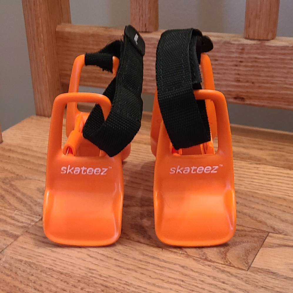 Ice Skate trainers /Skateez